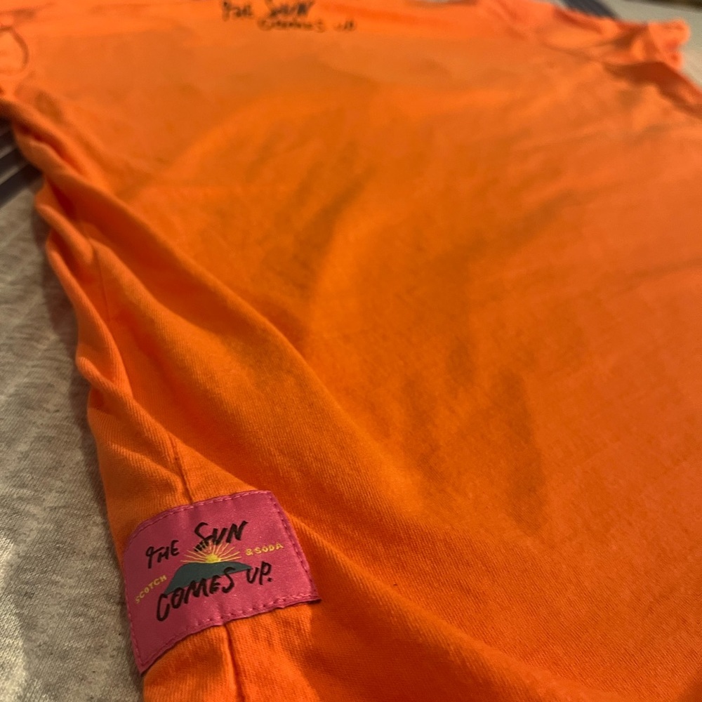 Men’s embroidered scotch and soda tee size medium